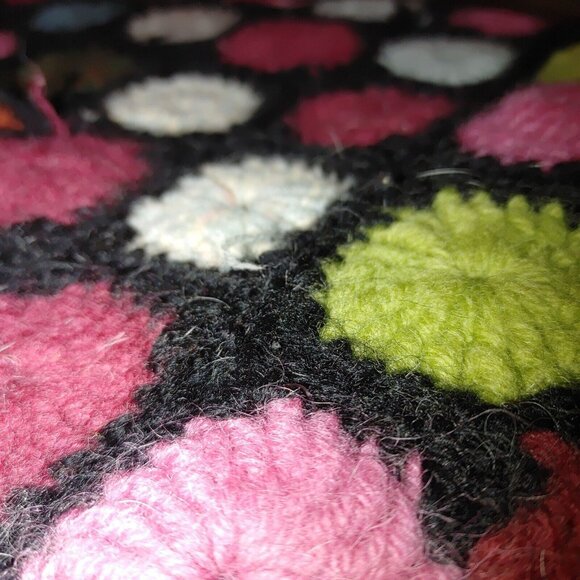 Vintage Crocheted Afghan Throw Blanket Granny Flowers Twin 60" x 39 Bed Spread - Picture 10 of 11